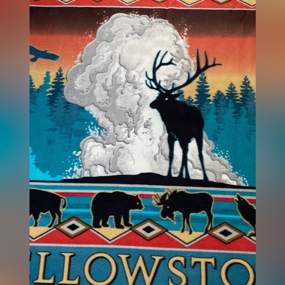 Yellowstone National Park Fleece Throw Blanket Elk Bear Buffalo Aztec Native - Picture 9 of 13